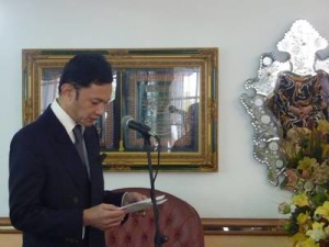 YTAH Chairman, Azizuddin bin Tun Abdul Hamid announcing the recipient of the YTAH 2010 Scholarship awards