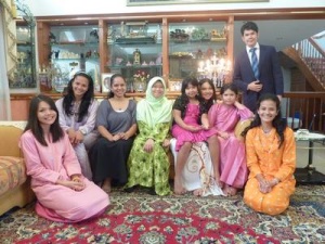 YTAH Scholar Cik Wan Nur Shazwani with some of the younger guests